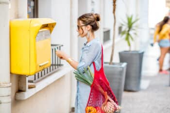 augmentation prix timbre la poste