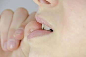 attention vous faites ça dents