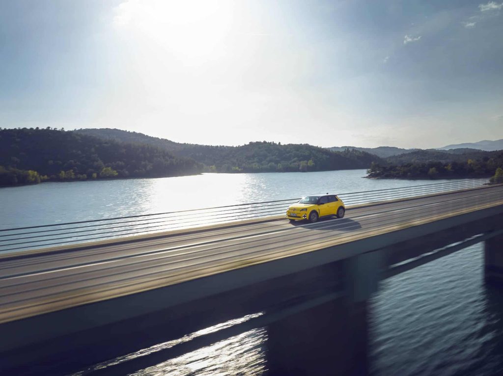 Renault 5 E Tech Electric Version Iconic Cinq Jaune Pop