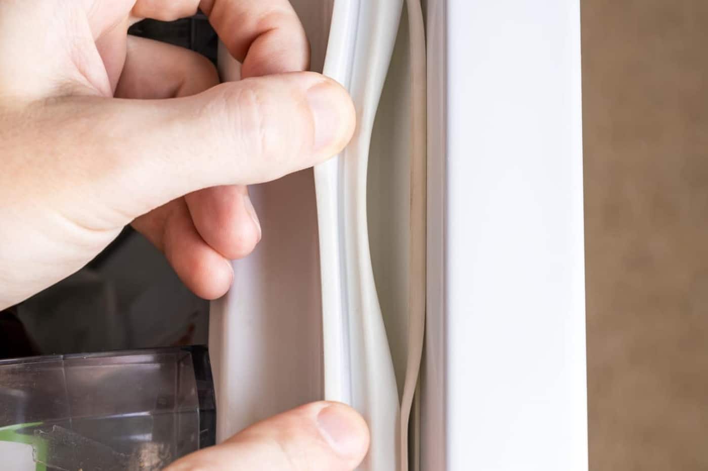 Des signes trompeurs : quand l'apparence du frigo masque les vrais ennuis d'étanchéité