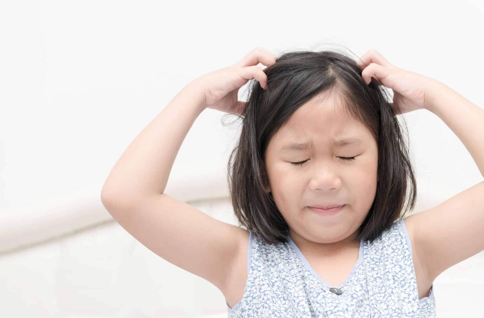 L'effet boomerang du shampoing : quand traiter la tête ne suffit pas