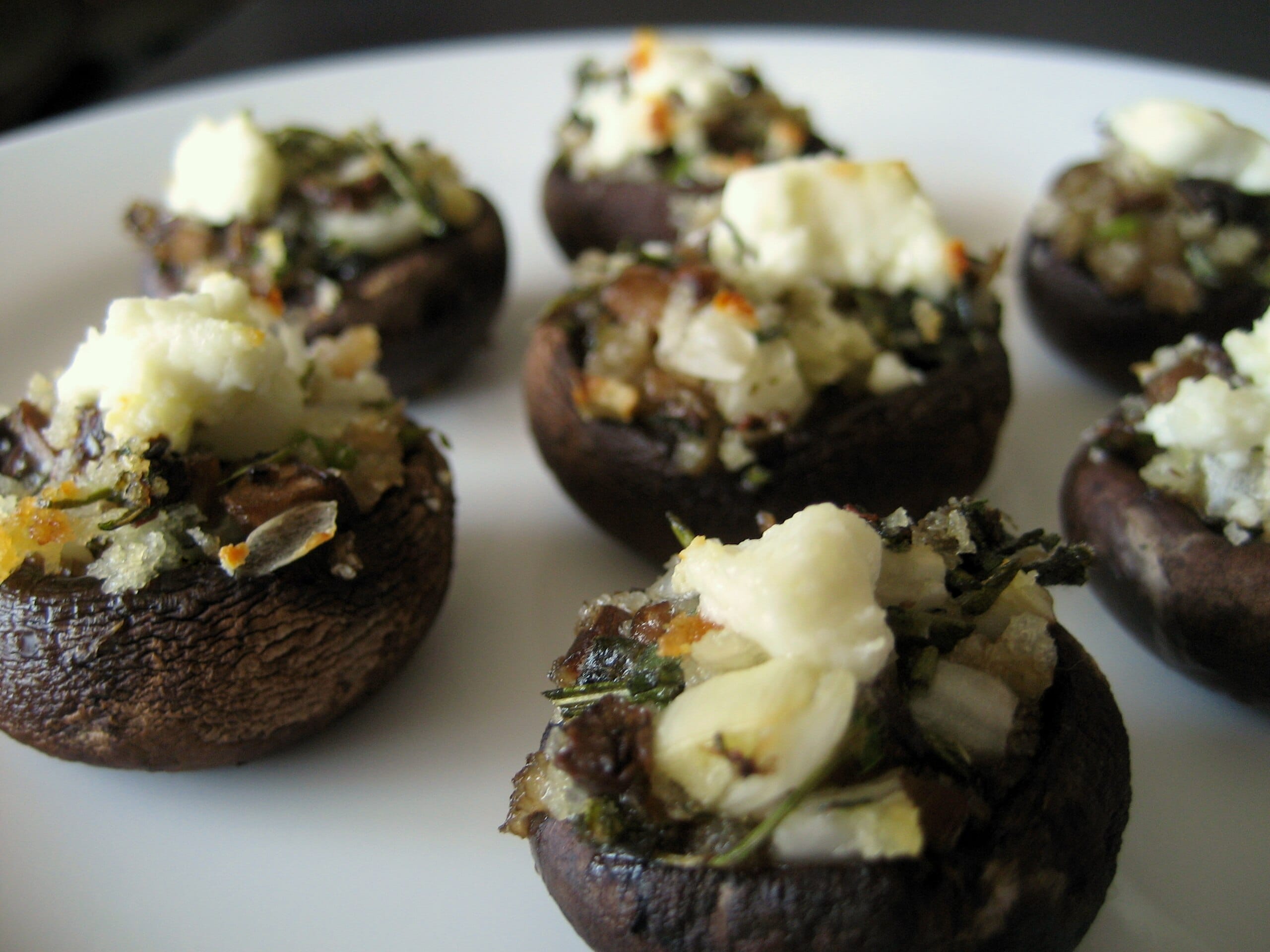 Champignons farcis au chorizo et parmesan : explosion de saveurs pour les amateurs de piquant