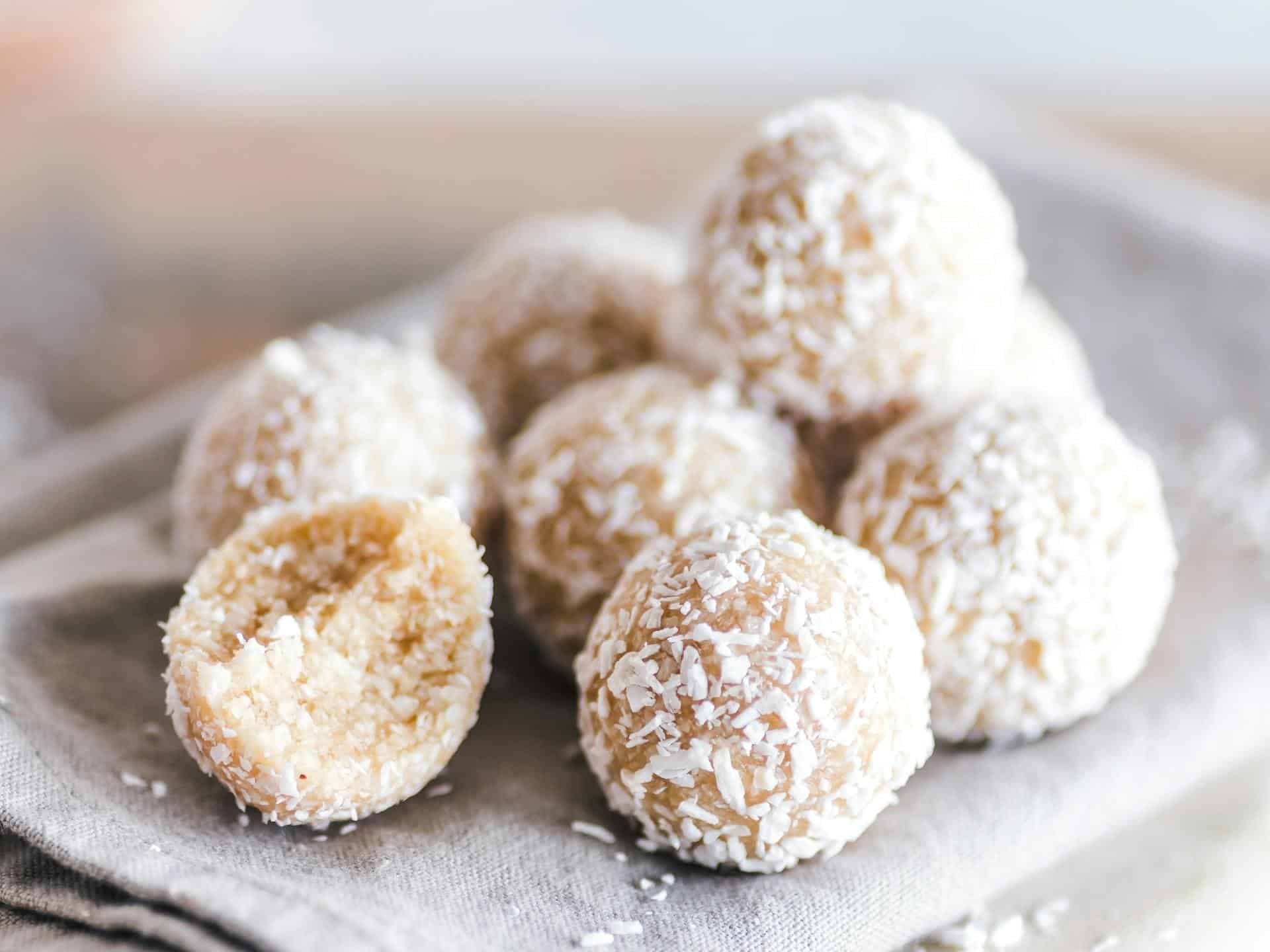 Les étapes pour des bouchées Raffaello maison express