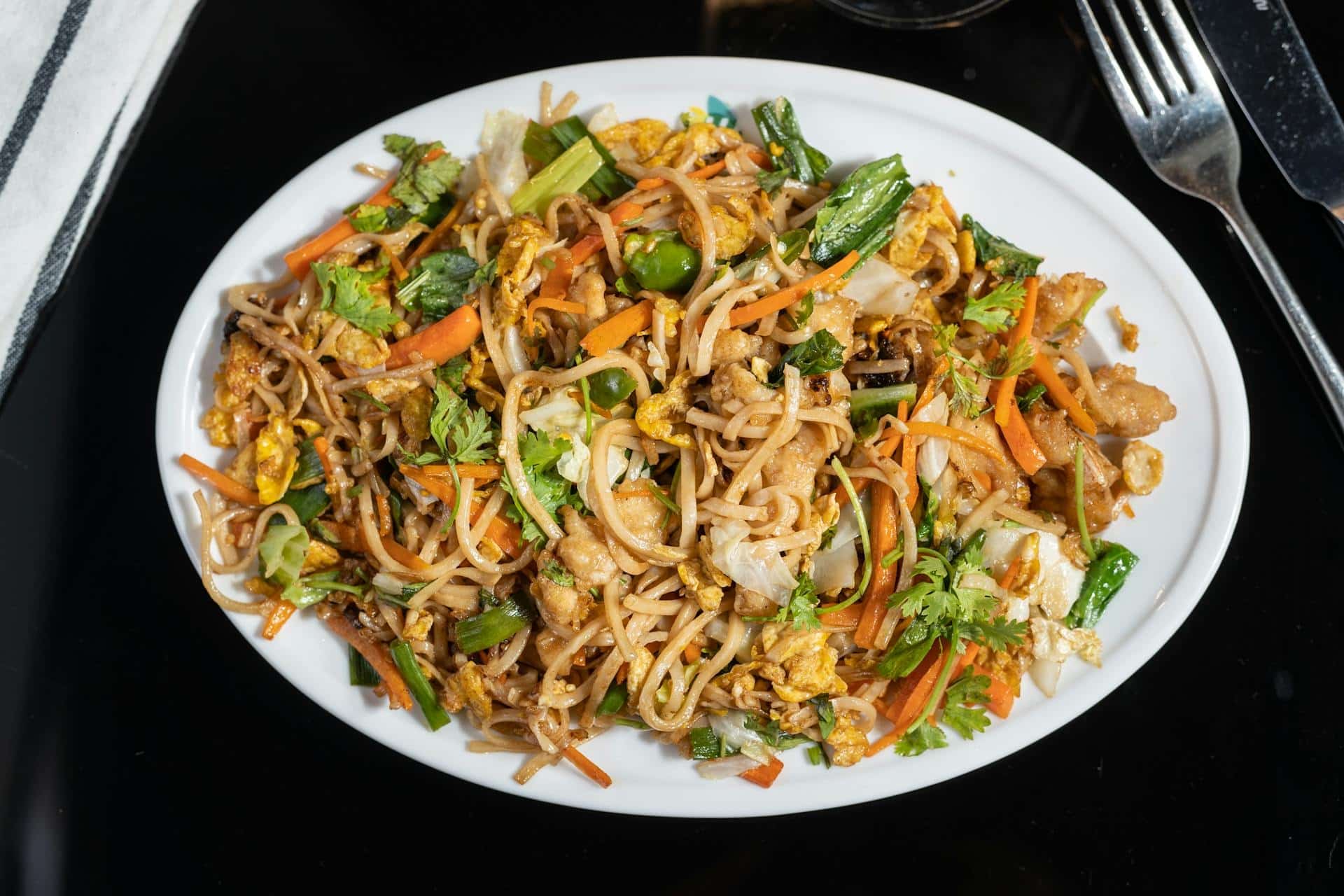 La préparation : 20 minutes chrono pour un sauté de poulet et légumes croquants