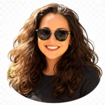 Femme Souriante En Lunettes De Soleil