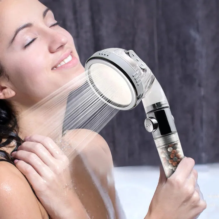 Ce petit bijou anti-calcaire déniché chez Leroy Merlin a sauvé ma salle de bains