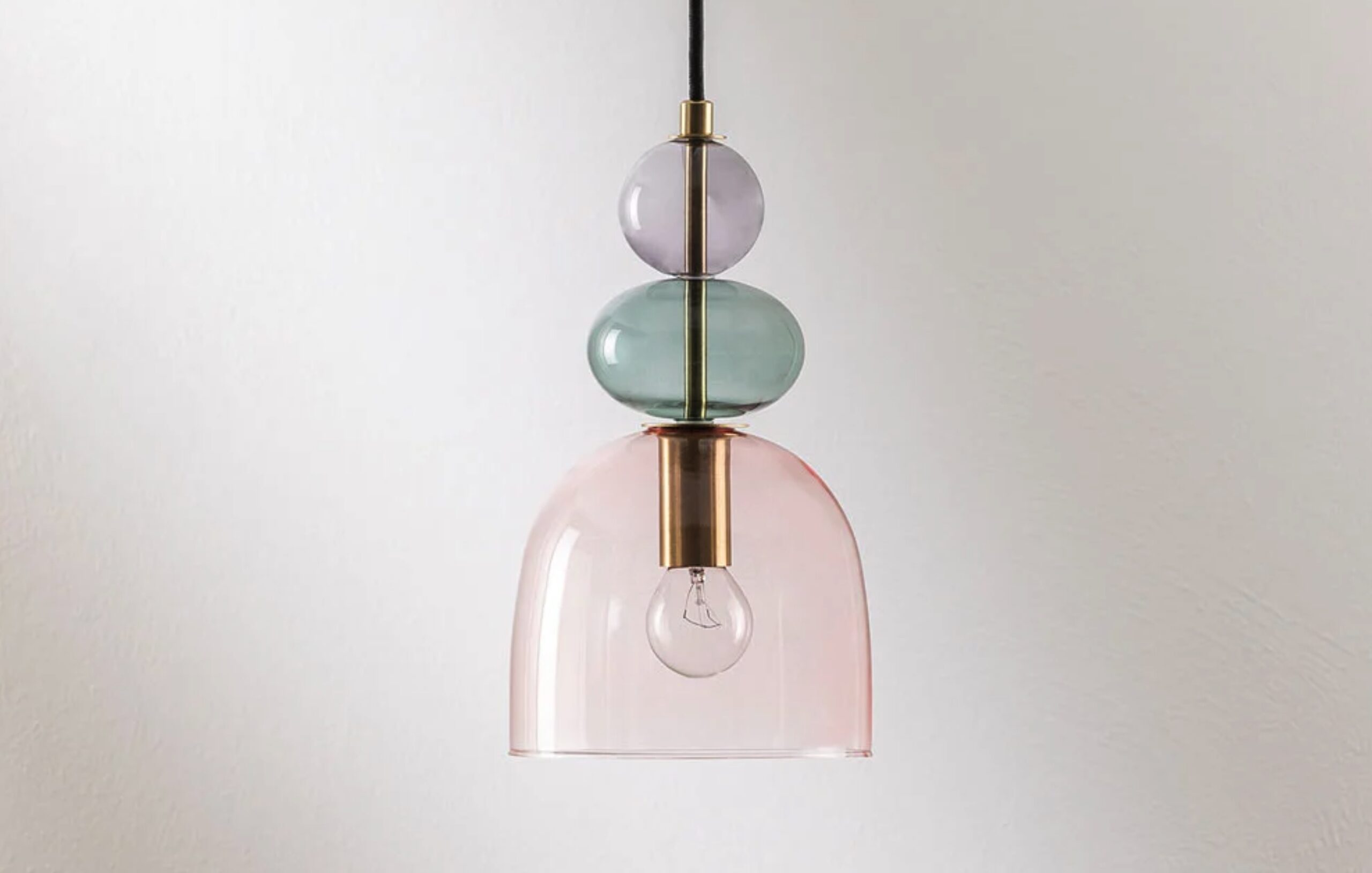 C'est l'enseigne Sklum qui régale avec cette suspension design pour tout juste trente-cinq euros