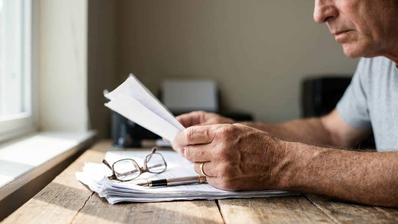 C’est fini l’idée qu’après 70 ans l’assurance-vie est taxée à fond : ce que le fisc oublie de compter dans le calcul