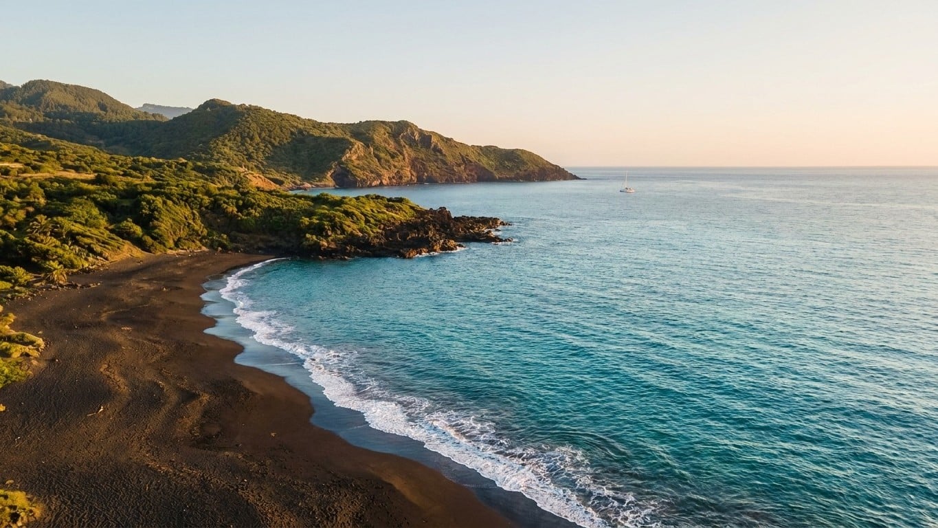 On cherche tous la fraîcheur loin de l'Europe, sauf les voyageurs qui connaissent ces îles épargnées par la canicule