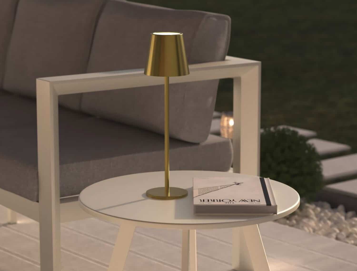 Plus Personne Nutilise De Bougies Sur Sa Terrasse Voici La Lampe Atmosphera A 1699 E Qui Les Remplace Et Cest Bien Plus Joli Featured
