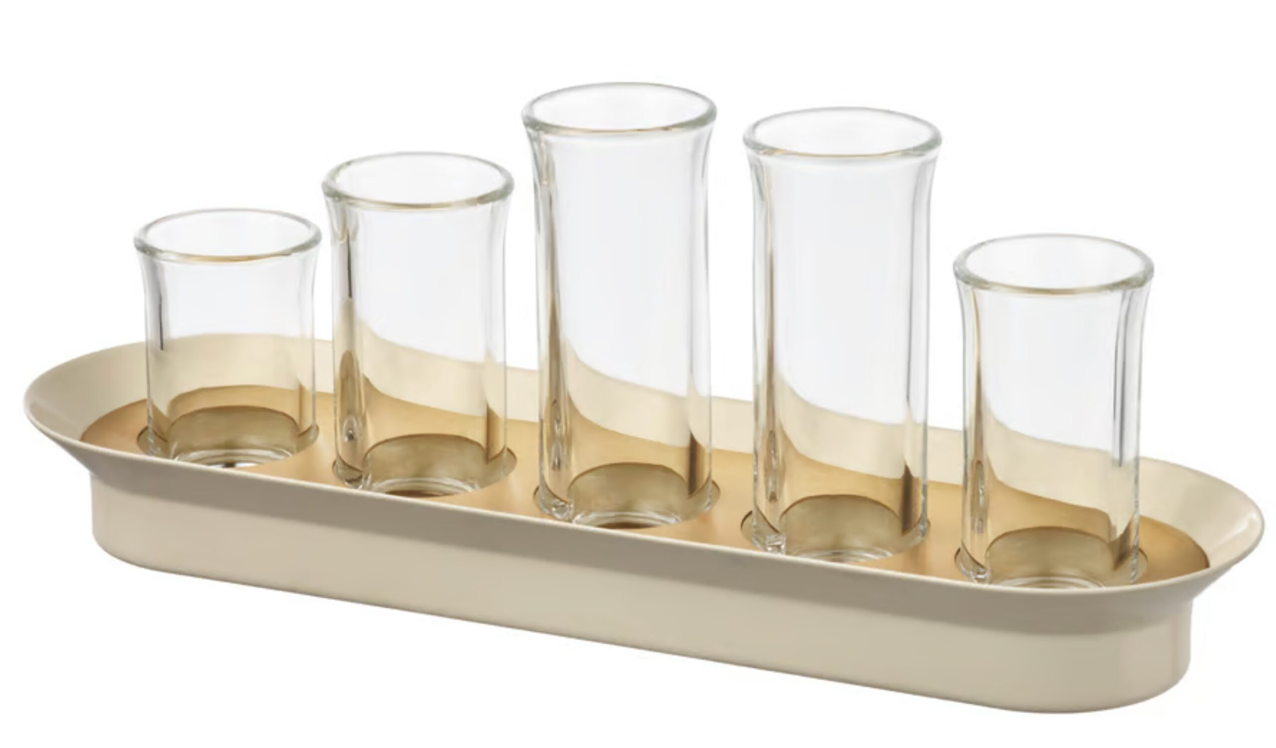 Une création brillante combinant la pureté du verre à l'éclat doré pour un budget dérisoire