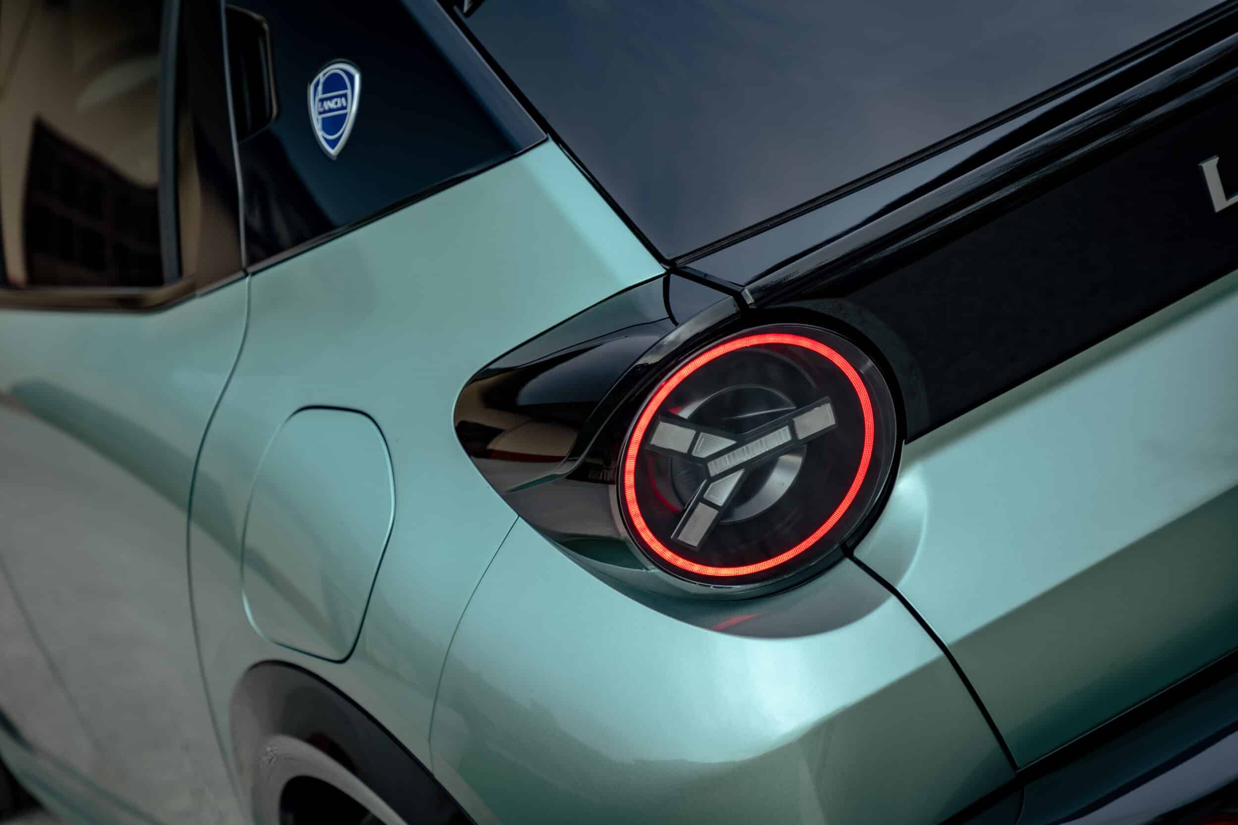 New Lancia Ypsilon Bev(5)