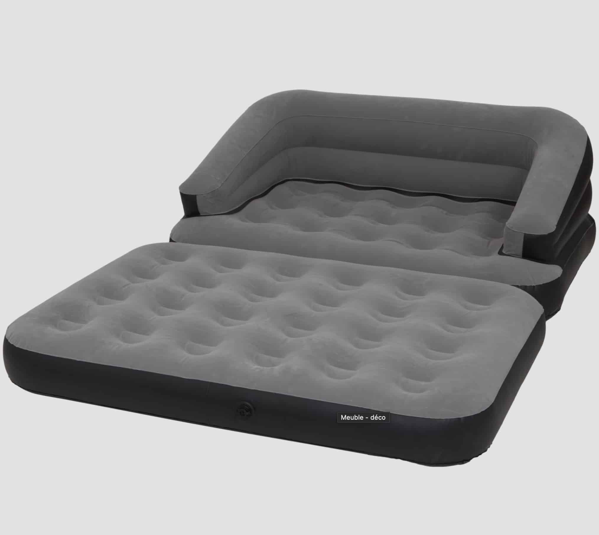 Du canapé convivial au matelas spacieux pour partager de longues siestes à deux