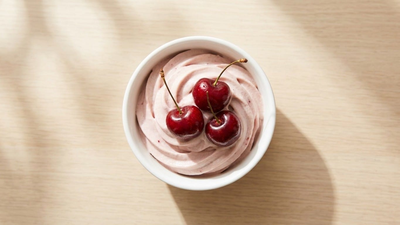 J'ai longtemps acheté mes glaces toutes faites sans savoir qu'avec des cerises bien mûres je pouvais faire bien mieux : vo...