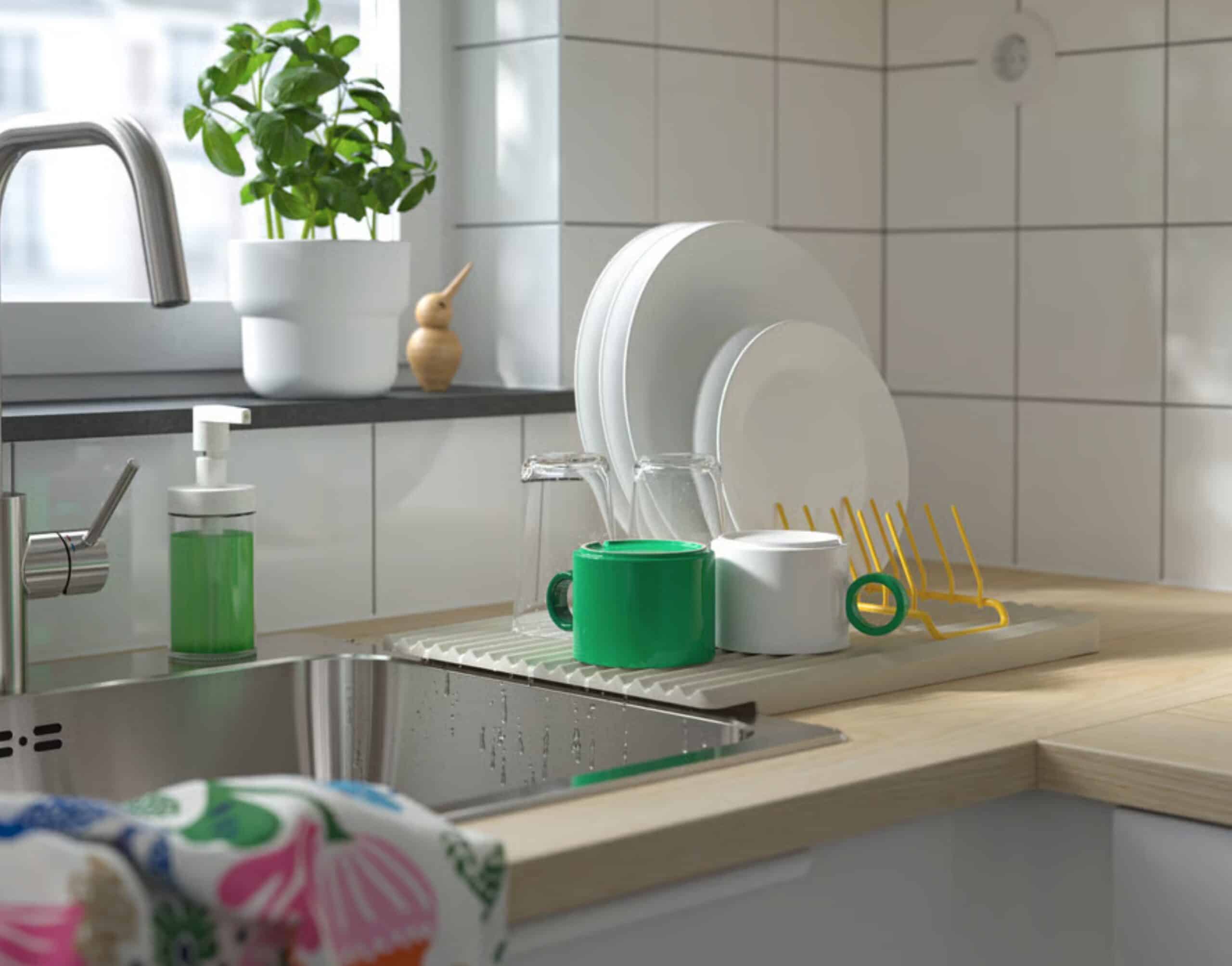 Un petit accessoire qui règle un grand problème d'évier