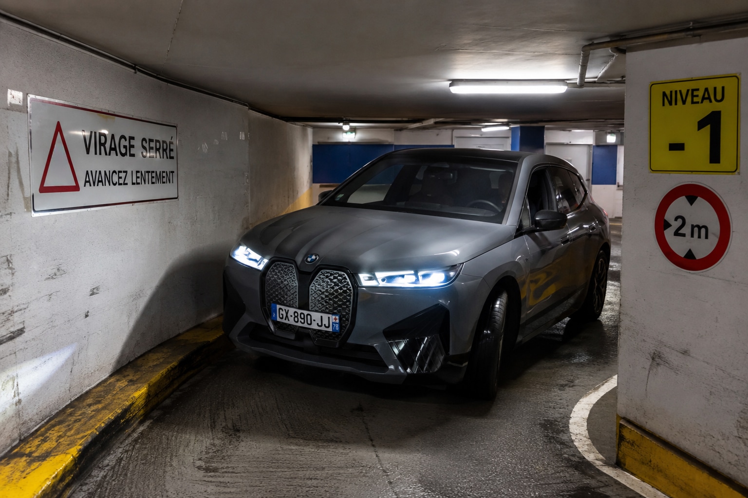 Parking Trop Etroit Voiture