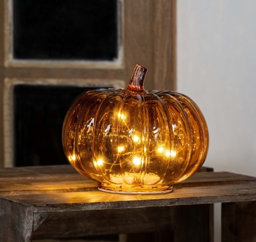 Cette citrouille en verre LED fait déjà sensation chez B&M