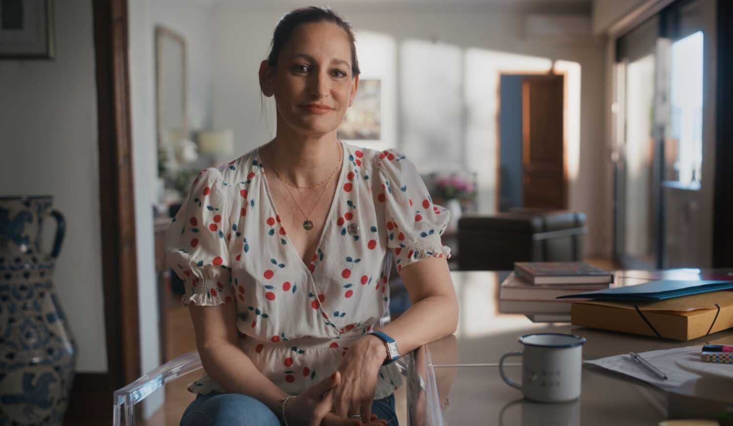 Magali Carcopino Tusoli Professeur Raoult Vs Le Gang Des Cerises Hbo Max