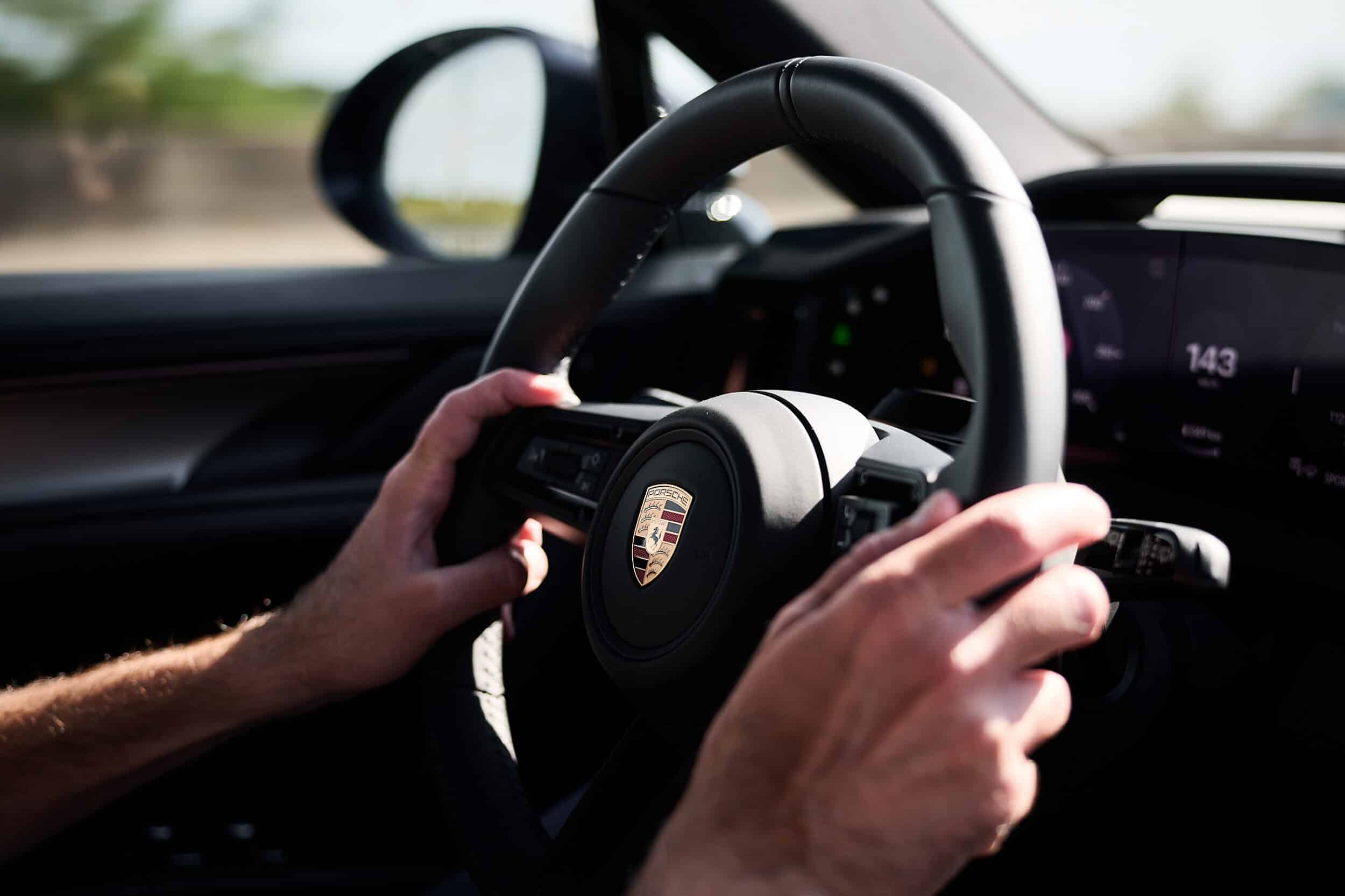 Porsche Cayenne Electric 2520