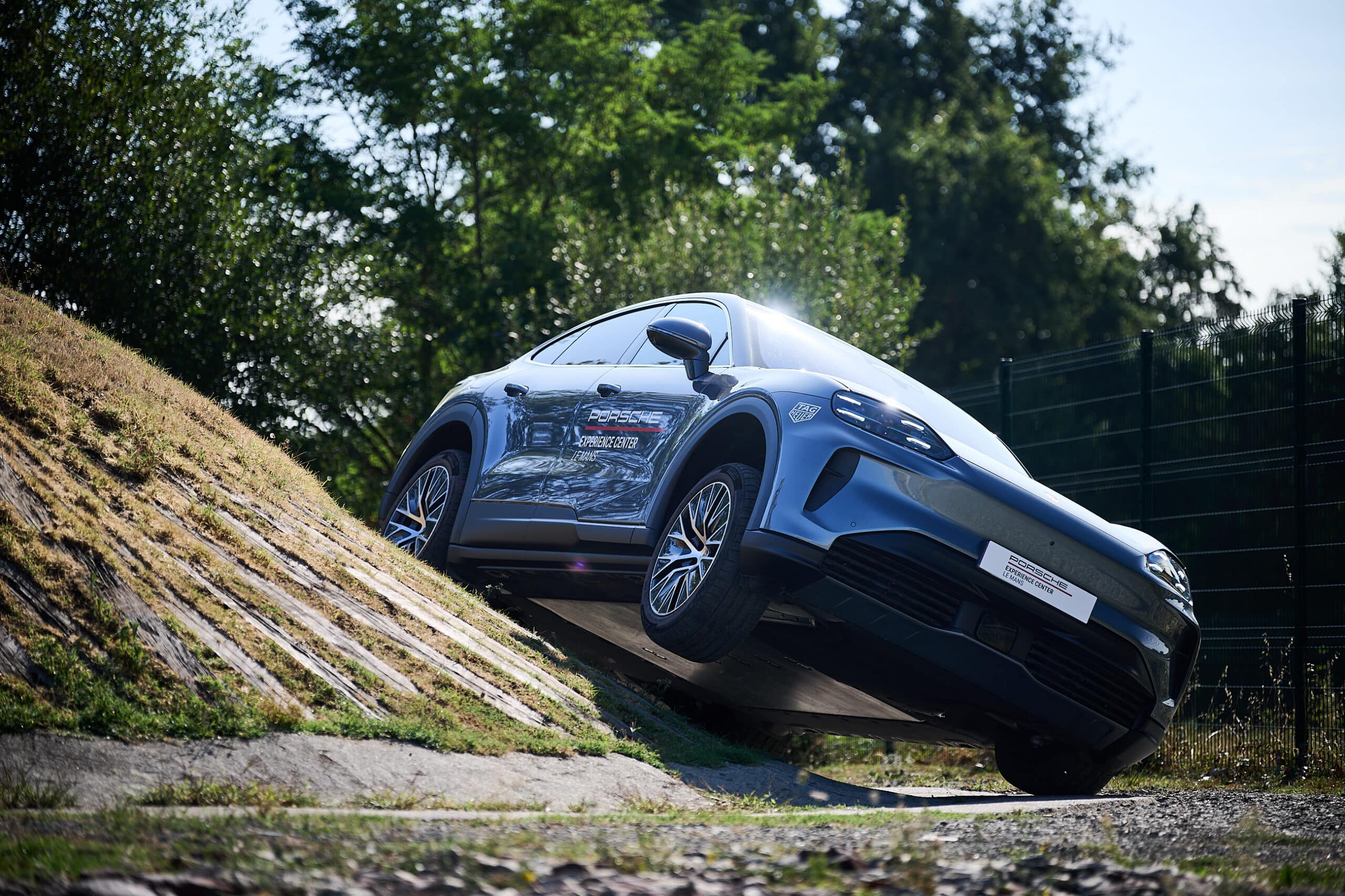 Porsche Cayenne Electric 2857