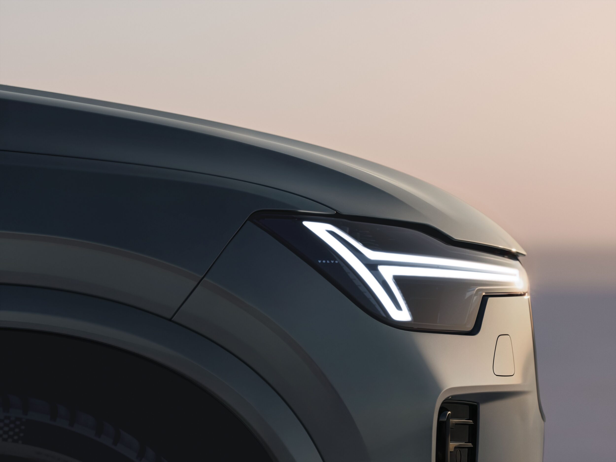 The Volvo Xc90 Detail Headlight