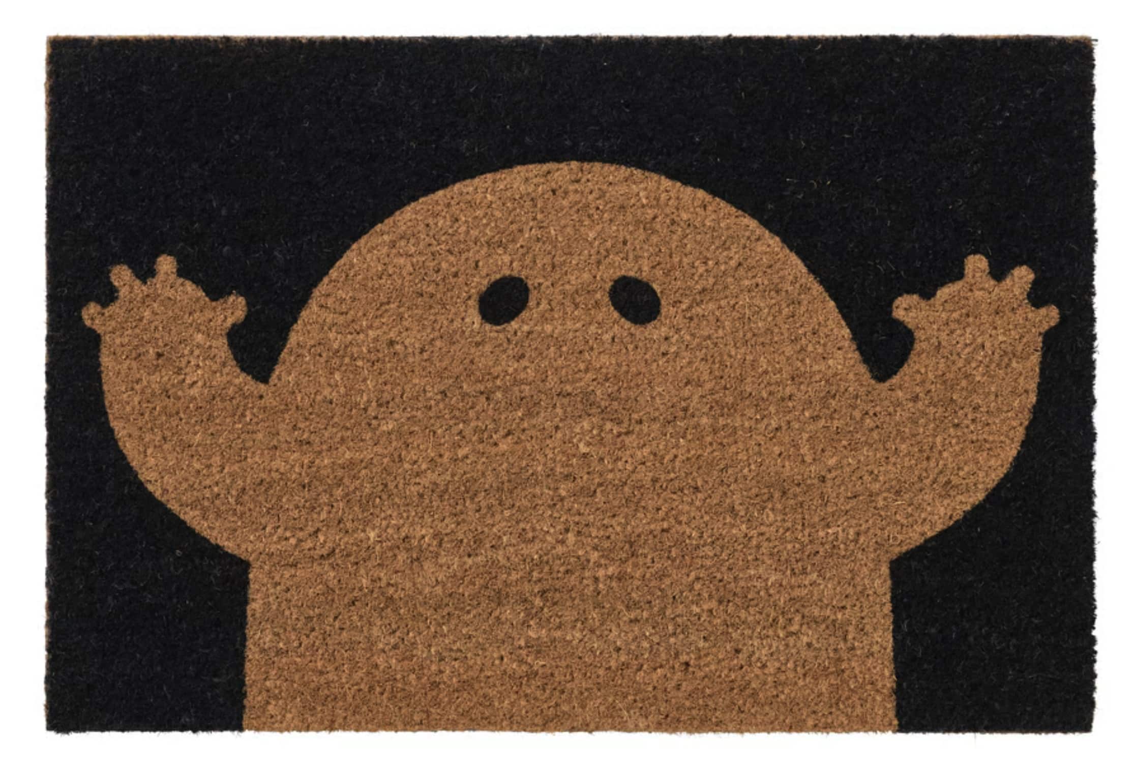 Un fantôme noir et naturel s'invite sur le pas de votre porte