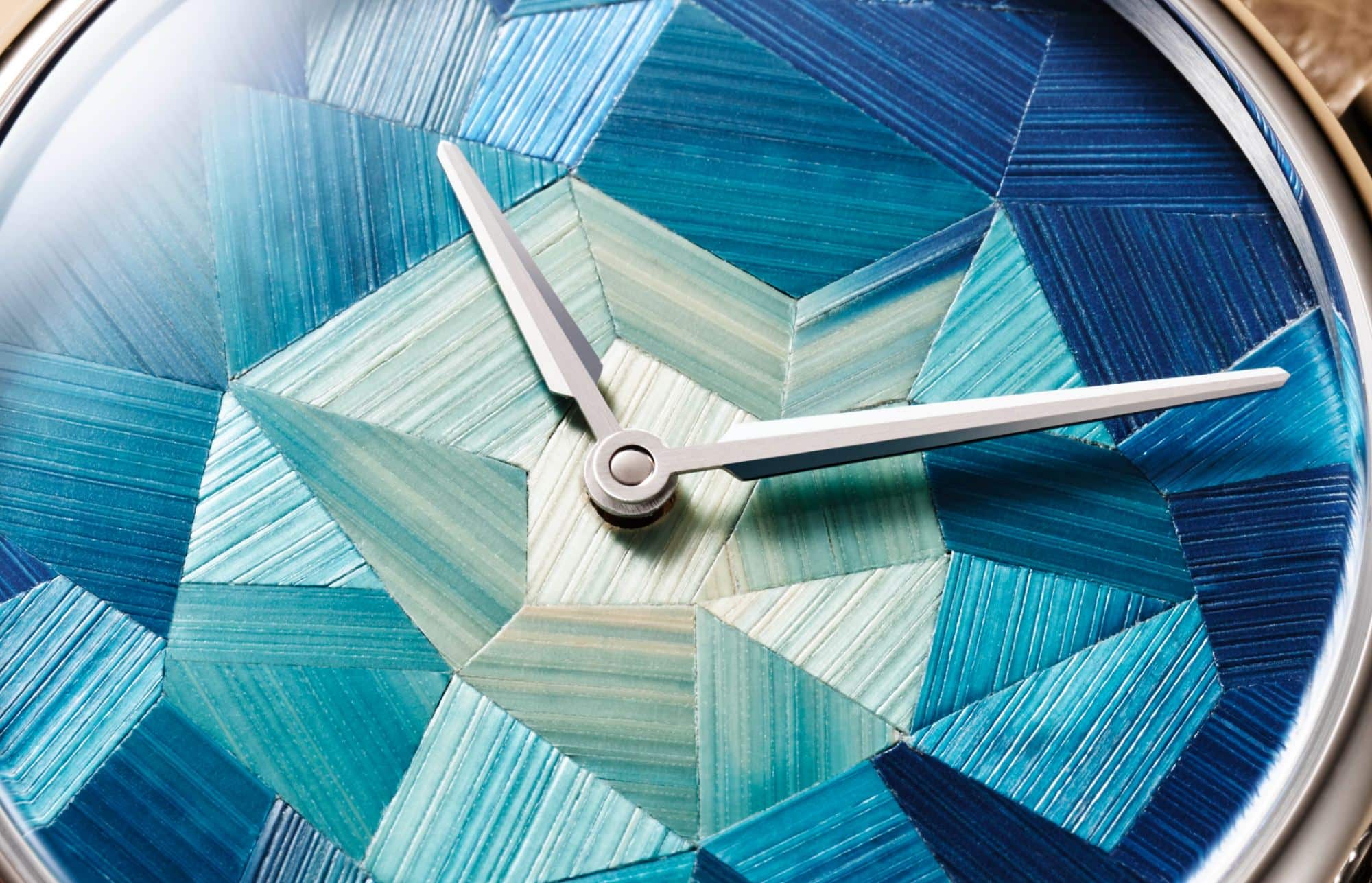 Comment La Paille Devient Un Cadran Bleu Dexception Chez Louis Erard Featured