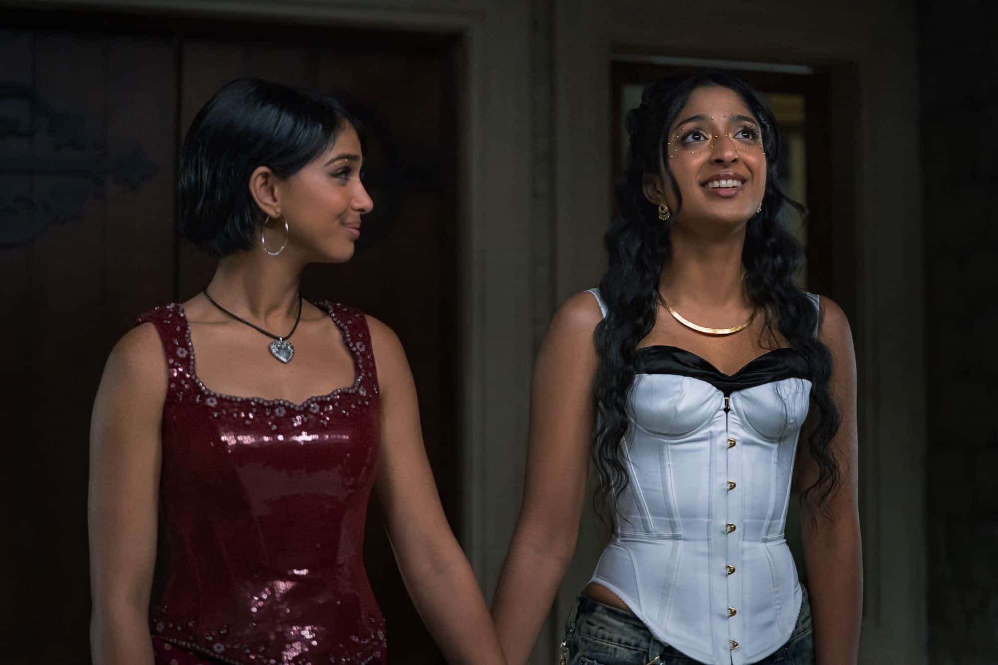 Sur Netflix Cette Histoire De Deux Amies Bouscule Les Traditions Avec Un Humour Qui Surprend Et Elle Vient De Detroner Dix Pout Cent Le Film Featured
