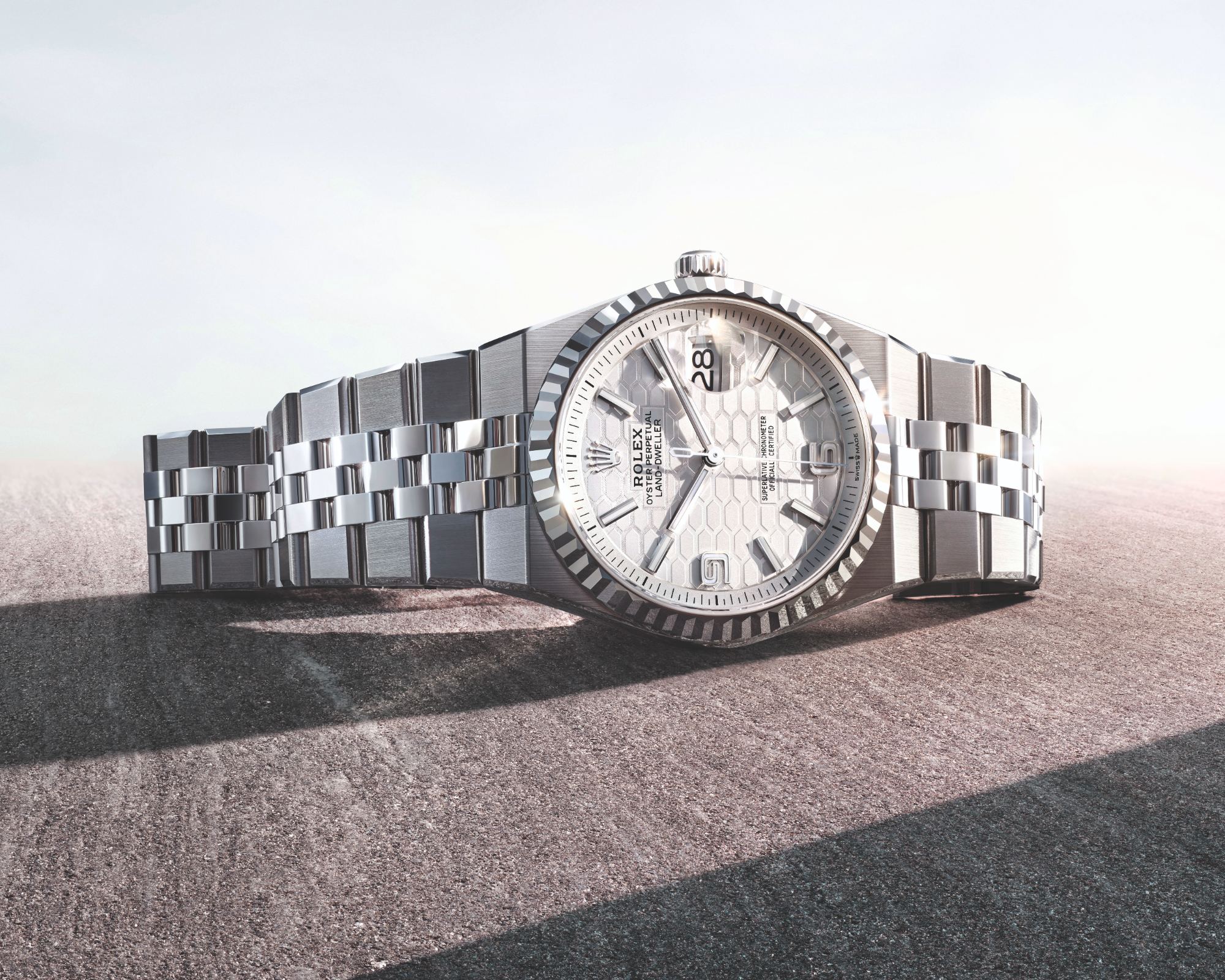 Derriere Son Bracelet Integre Inedit Cette Montre Rolex Cache Une Prouesse Mecanique A La Cadence Surprenante Featured