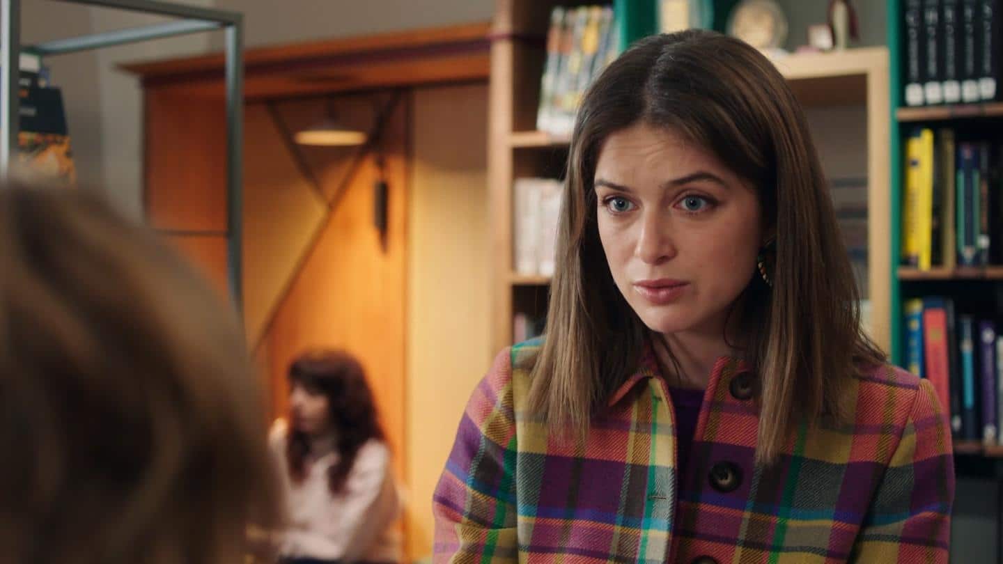 Ici Tout Commence Les Relations Entre Clara Et Coline Sont Toujours Compliquees Dans Lepisode Du 27 Octobre Les Projecteurs Sallument Sur Les Uns Les Mots Manquent Aux Autres Featured
