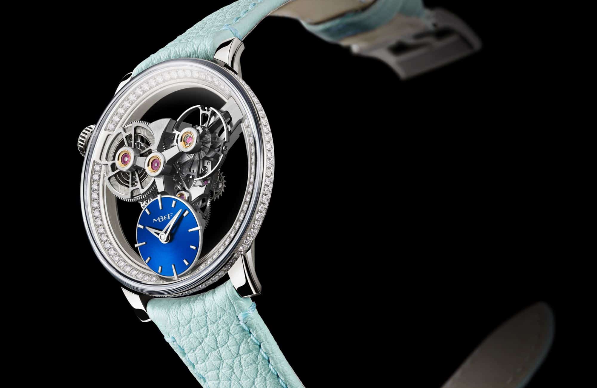 Letonnante Prouesse De Cette Montre Dexception Associer 255 Diamants A Une Mecanique Totalement Suspendue Featured