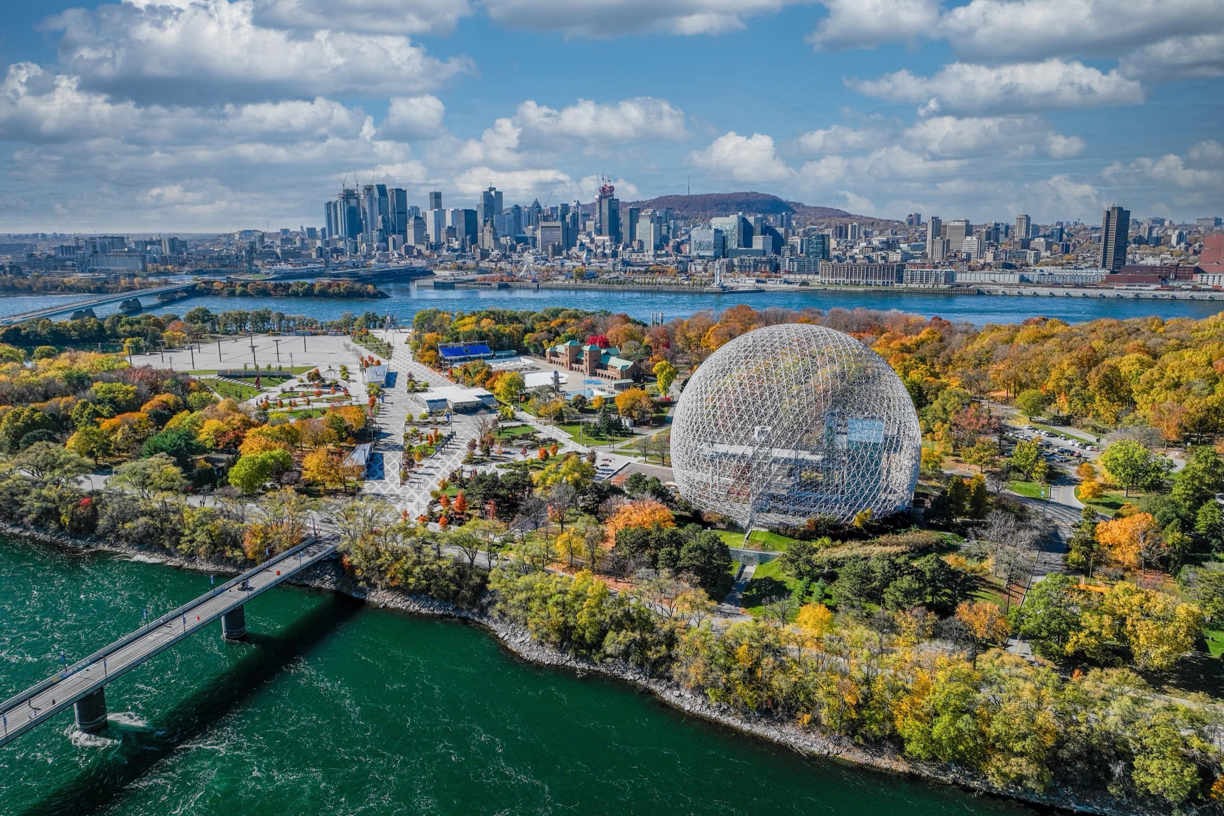 Montréal en automne, avec la Biosphère et le centre-ville