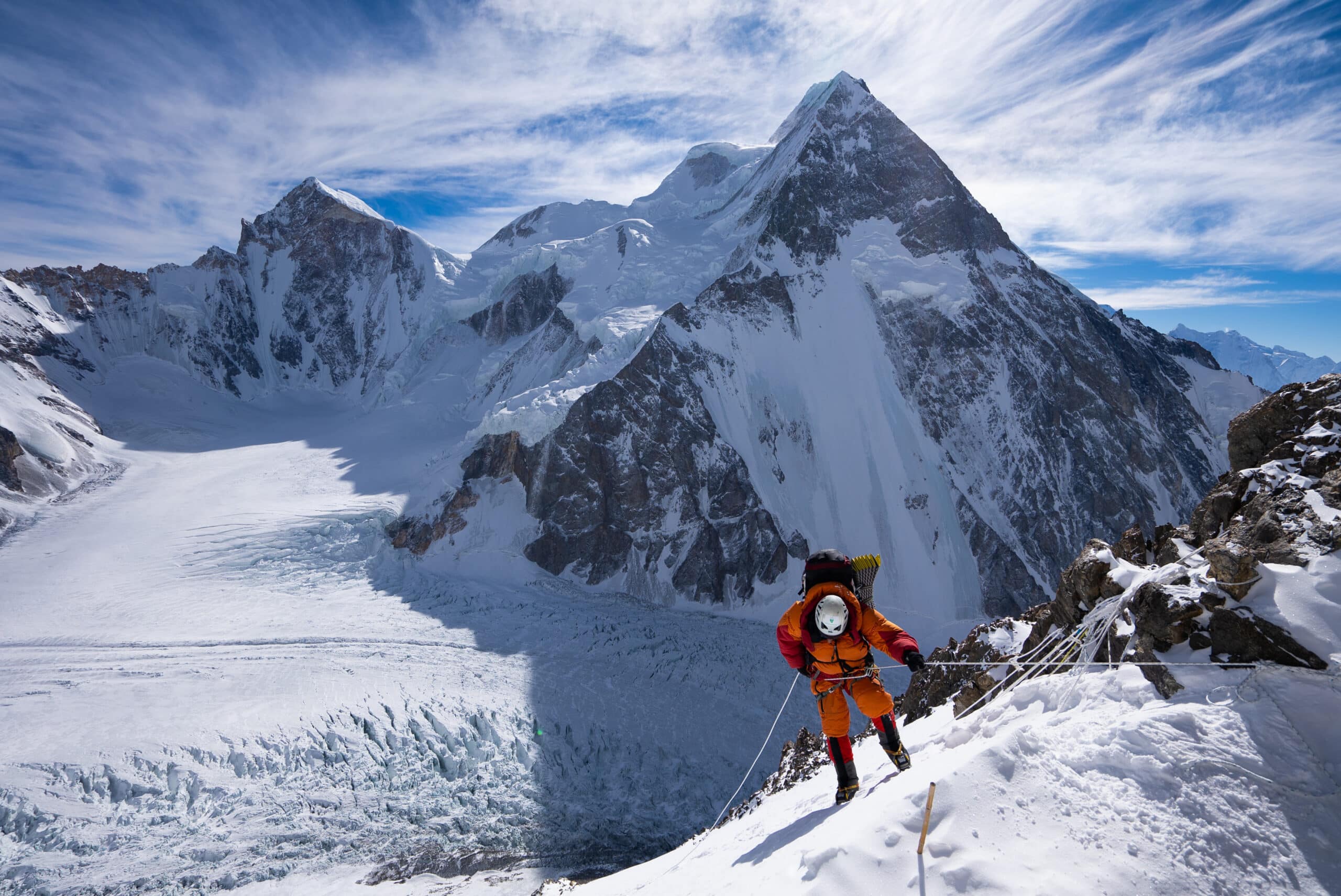 Sur Apple Tv Ce Documentaire De Haute Montagne Promet Une Immersion Aussi Vertigineuse Que Derangeante Ames Sensibles Sabstenir Featured